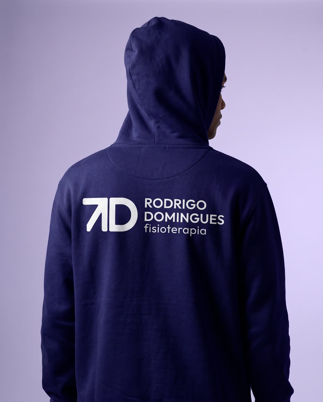 Sweat com o logótipo completo nas costas
